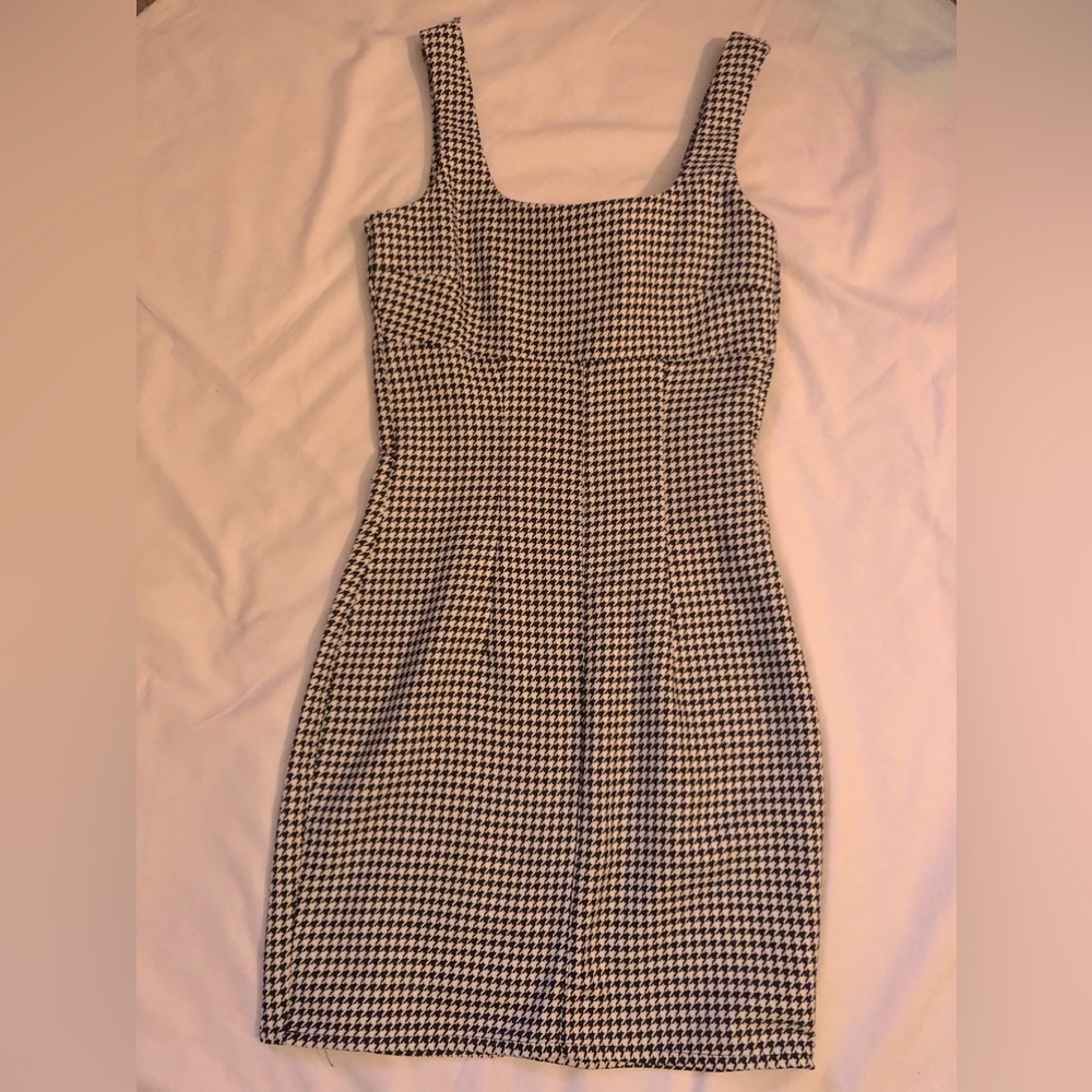 New w/ Tags Black and White Patterned H&M Dress by DIVIDED Size XXS